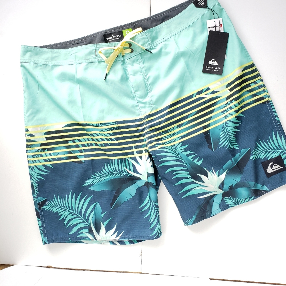 New with tags Quicksilver Size 40 Board shorts